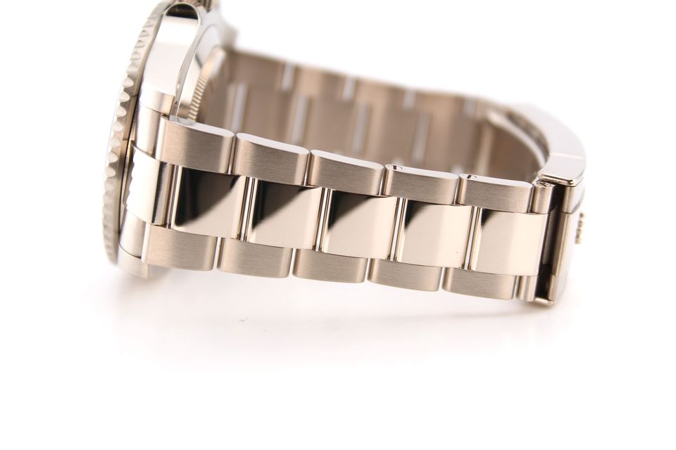 Rolex Submariner 126619 LB Image 2